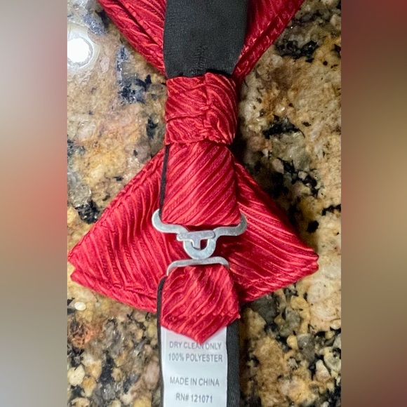 Calvin Klein Red Adjustable Bow Tie Prom Wedding Valentine’s Day GUC - Picture 4 of 6